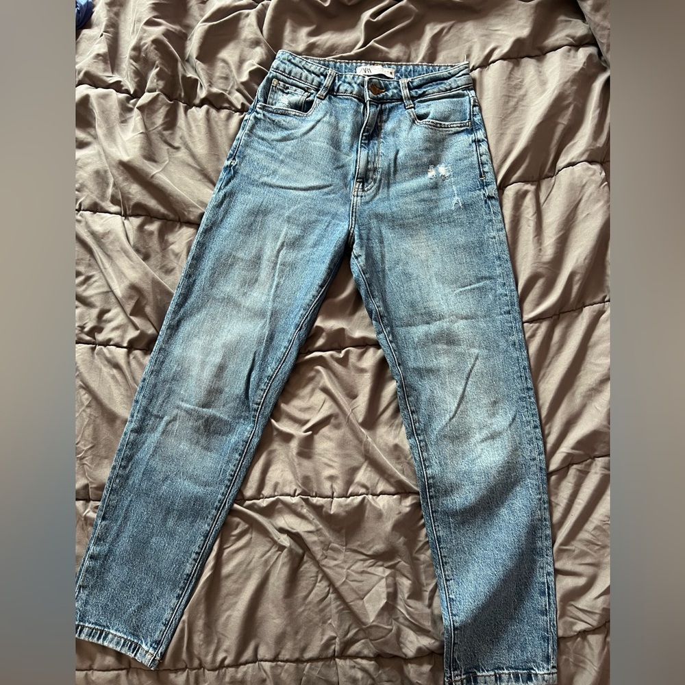 ZARA HIGH WAISTED STRAIGHT JEANS